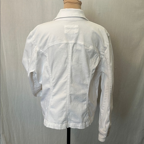 A.M.I White Denim Jacket - Black Button Detail | Size XL - Picture 5 of 6